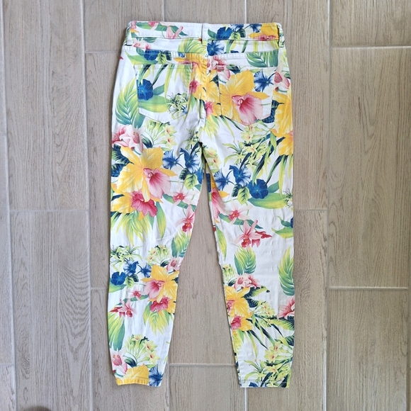 Tommy Bahama Fleur de Lite White And Tropical Floral Print Ankle Pants - Size 4 - Picture 7 of 9